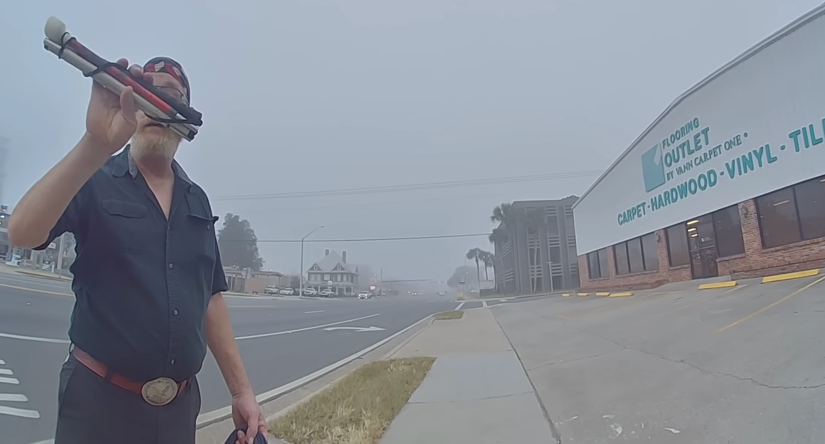 ‘Are you a tyrant?’ Viral video shows Florida police arrest legally